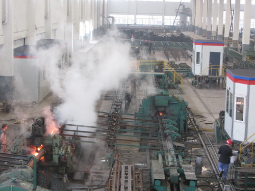 玉林无缝钢管厂家生产车间